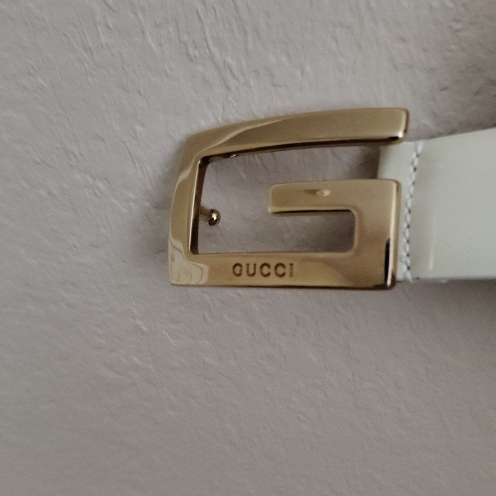 Gucci White Belt with Gold Buckle - Picture 3 of 3